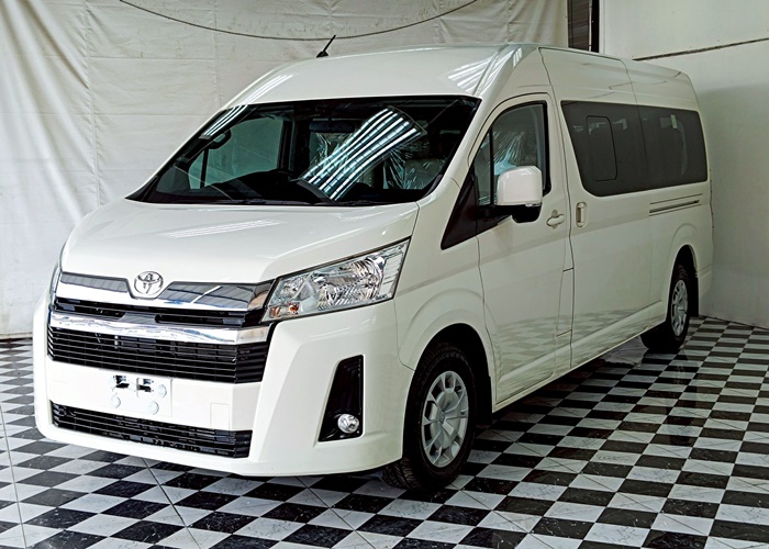 TOYOTA COMMUTER