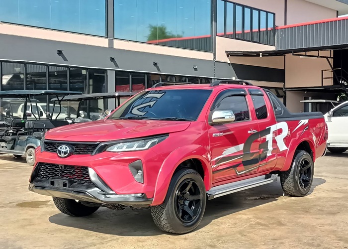 TOYOTA Hilux