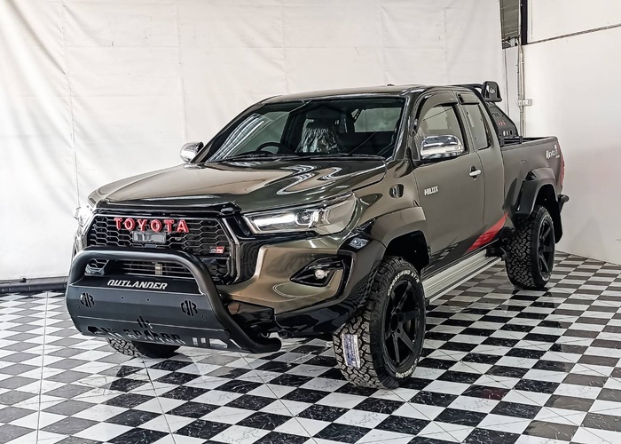 TOYOTA Hilux