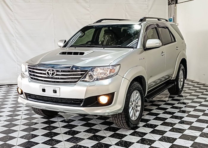 TOYOTA Fortuner