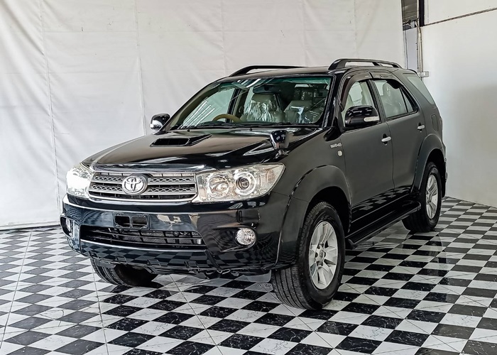 TOYOTA Fortuner