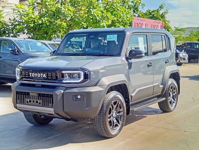 TOYOTA Land Cruiser