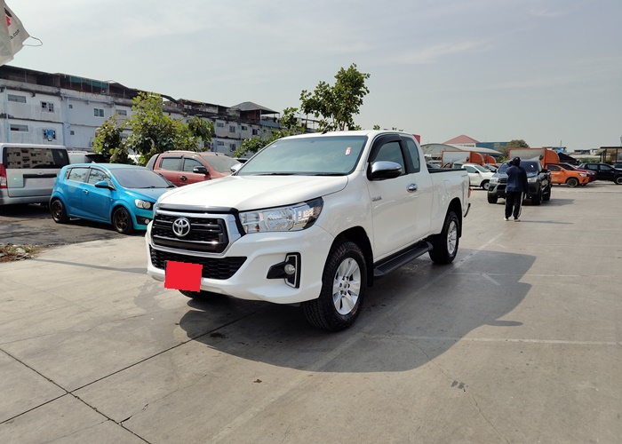 TOYOTA Hilux