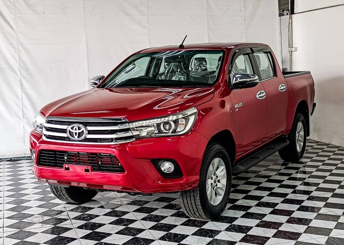 TOYOTA Hilux