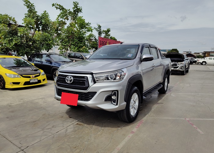 TOYOTA Hilux