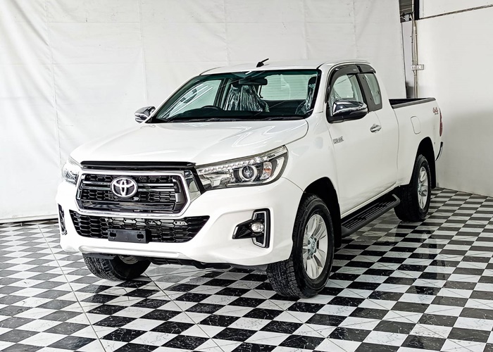 TOYOTA Hilux