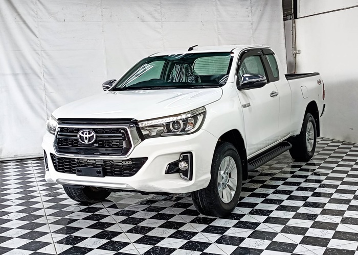 TOYOTA Hilux