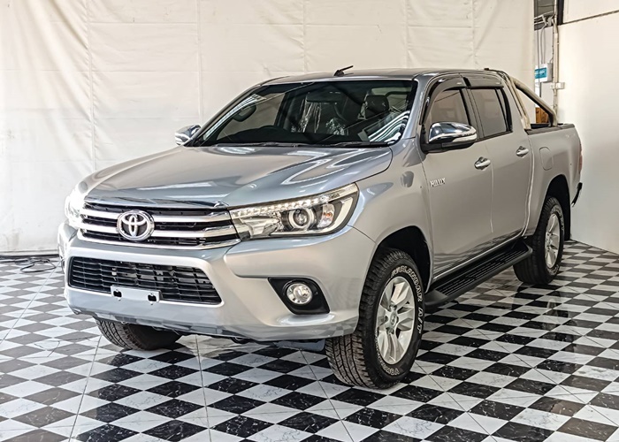 TOYOTA Hilux