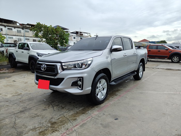 TOYOTA Hilux