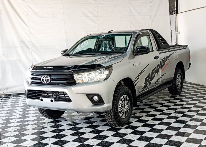 TOYOTA Hilux