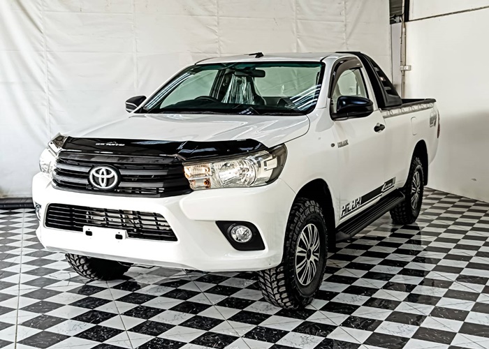 TOYOTA Hilux