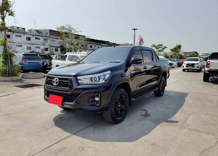 TOYOTA Hilux