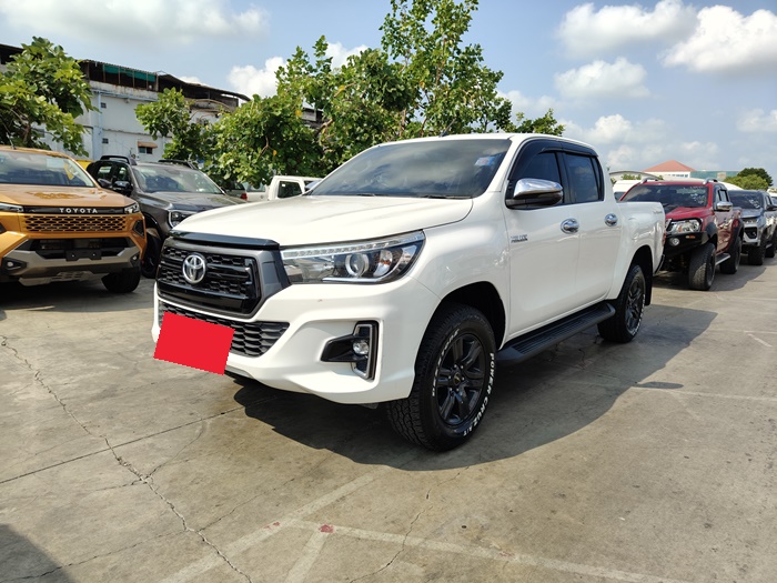 TOYOTA Hilux
