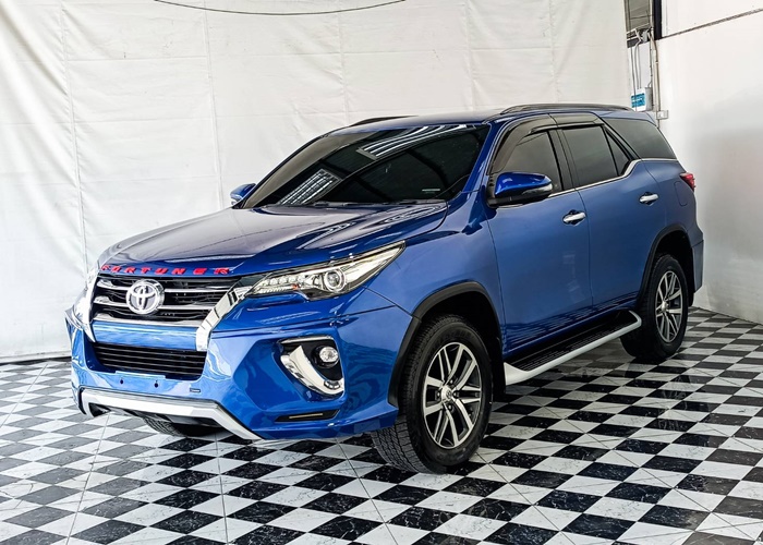 TOYOTA Fortuner