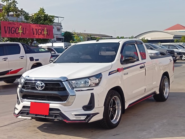 TOYOTA Hilux