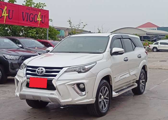 TOYOTA Fortuner