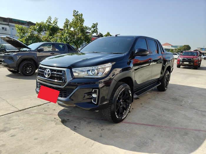 TOYOTA Hilux