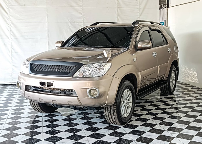 TOYOTA Fortuner