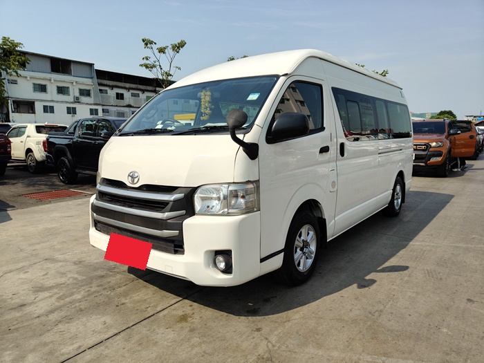 TOYOTA COMMUTER