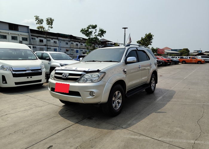 TOYOTA Fortuner