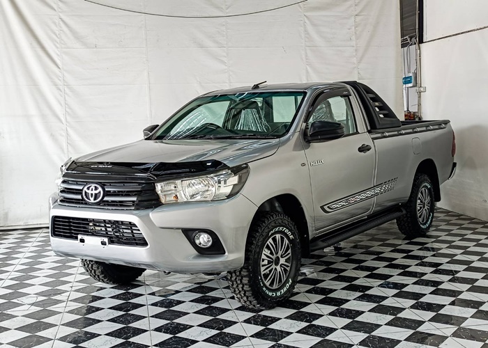 TOYOTA Hilux