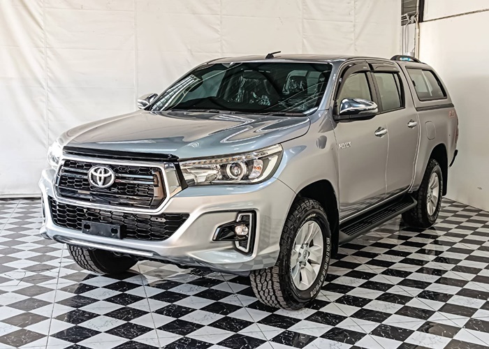 TOYOTA Hilux