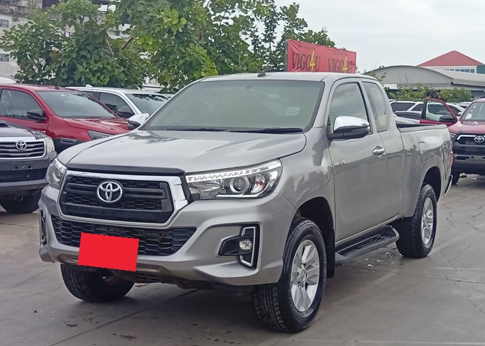 TOYOTA Hilux