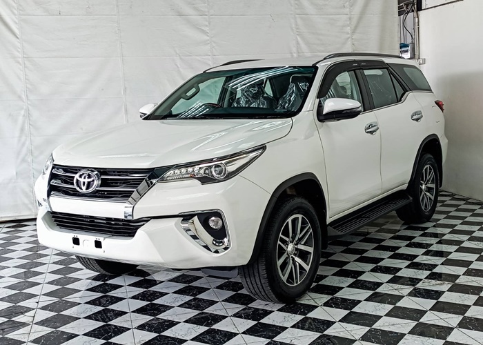 TOYOTA Fortuner