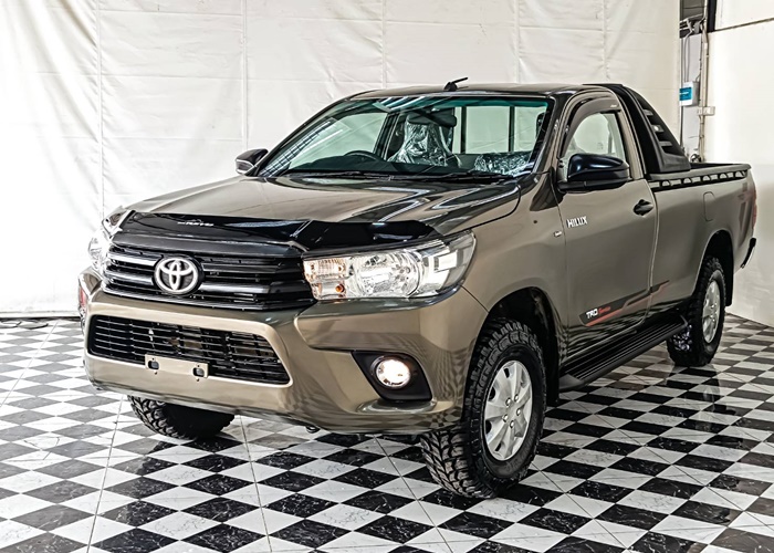 TOYOTA Hilux