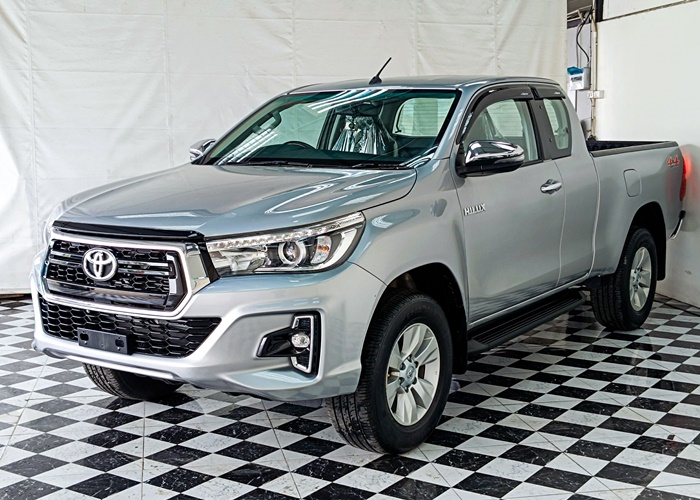 TOYOTA Hilux