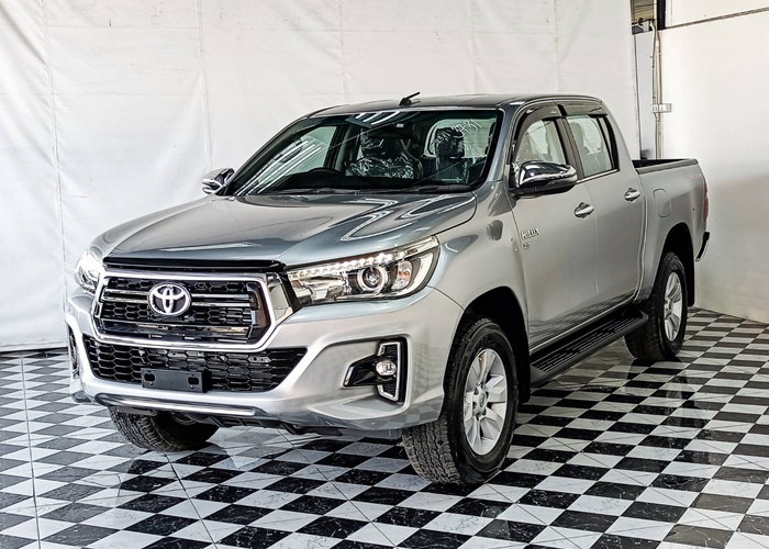 TOYOTA Hilux