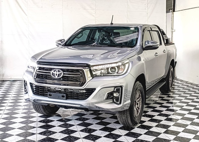 TOYOTA Hilux