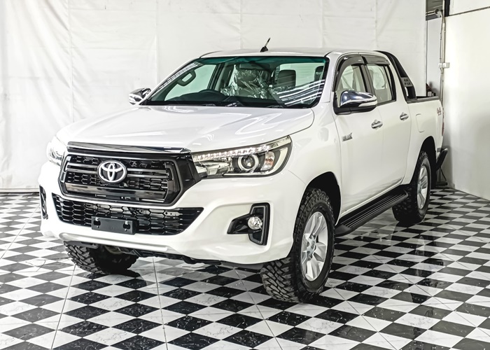 TOYOTA Hilux