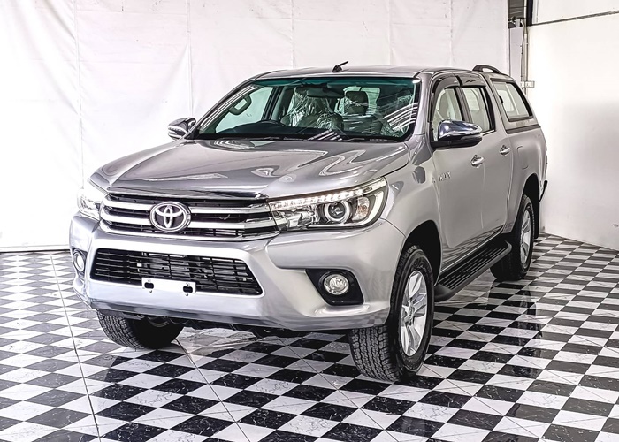 TOYOTA Hilux