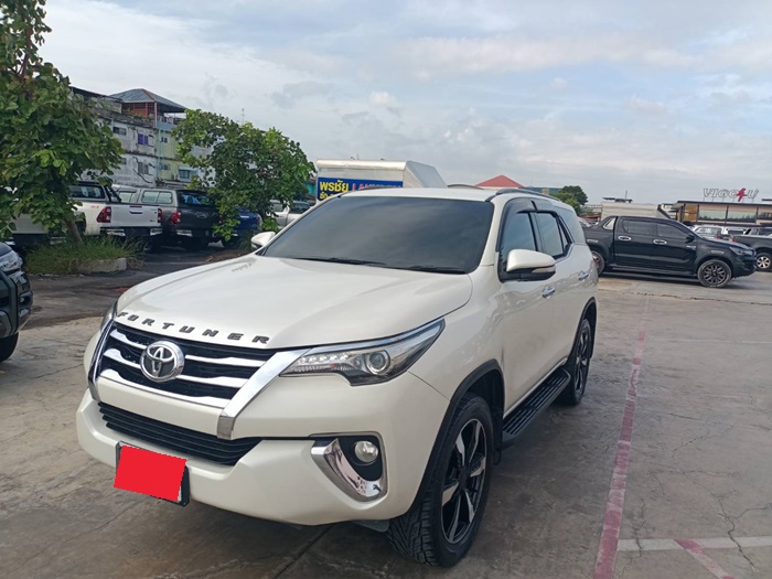 TOYOTA Fortuner