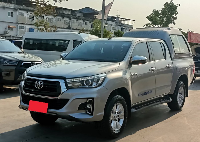 TOYOTA Hilux