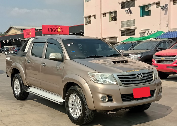 TOYOTA Hilux