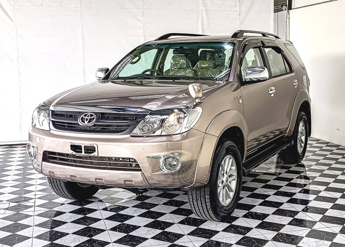 TOYOTA Fortuner