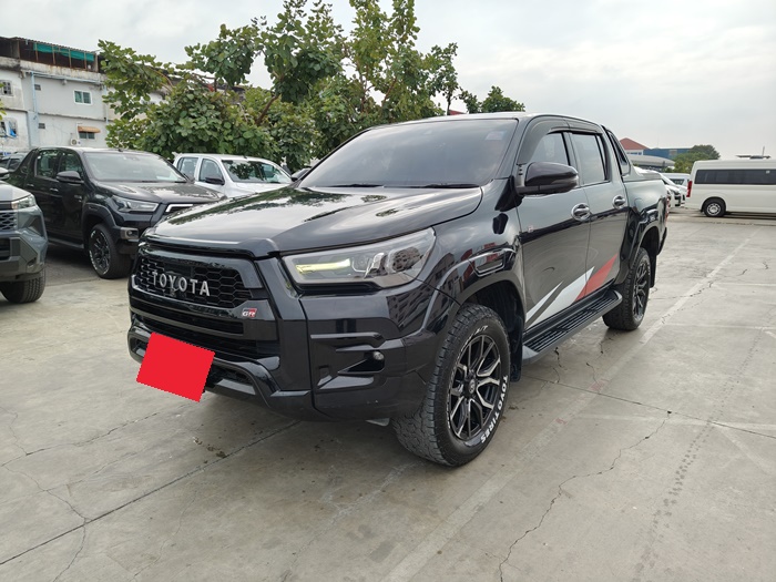 TOYOTA Hilux