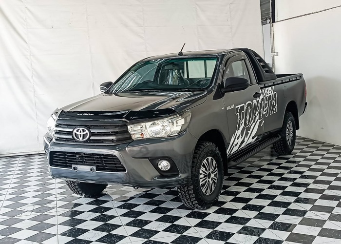 TOYOTA Hilux