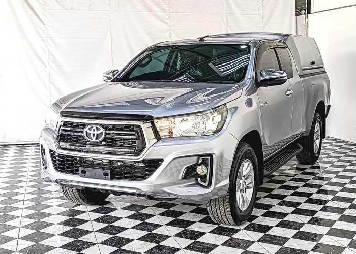 TOYOTA Hilux