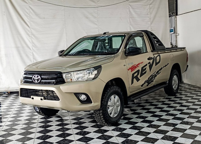 TOYOTA Hilux