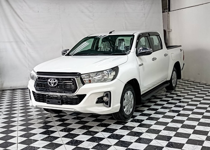 TOYOTA Hilux