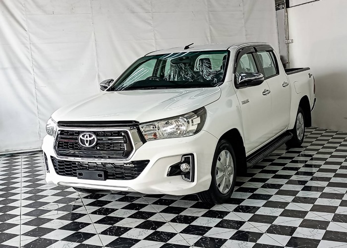 TOYOTA Hilux