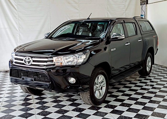 TOYOTA Hilux
