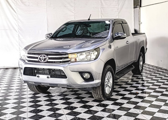 TOYOTA Hilux