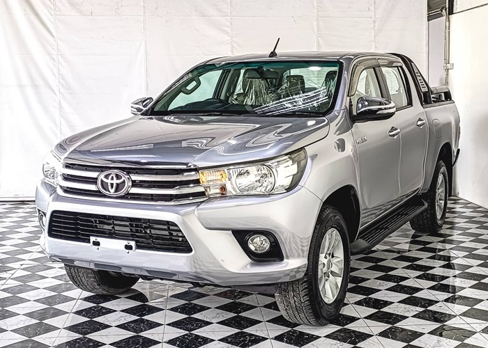 TOYOTA Hilux