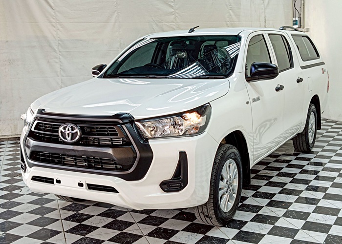 TOYOTA Hilux