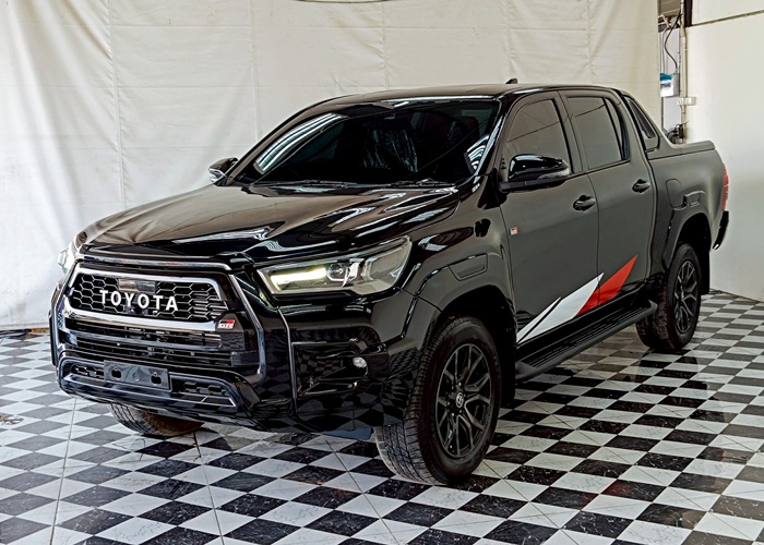 TOYOTA Hilux