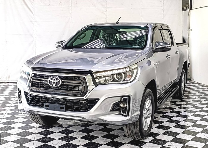 TOYOTA Hilux